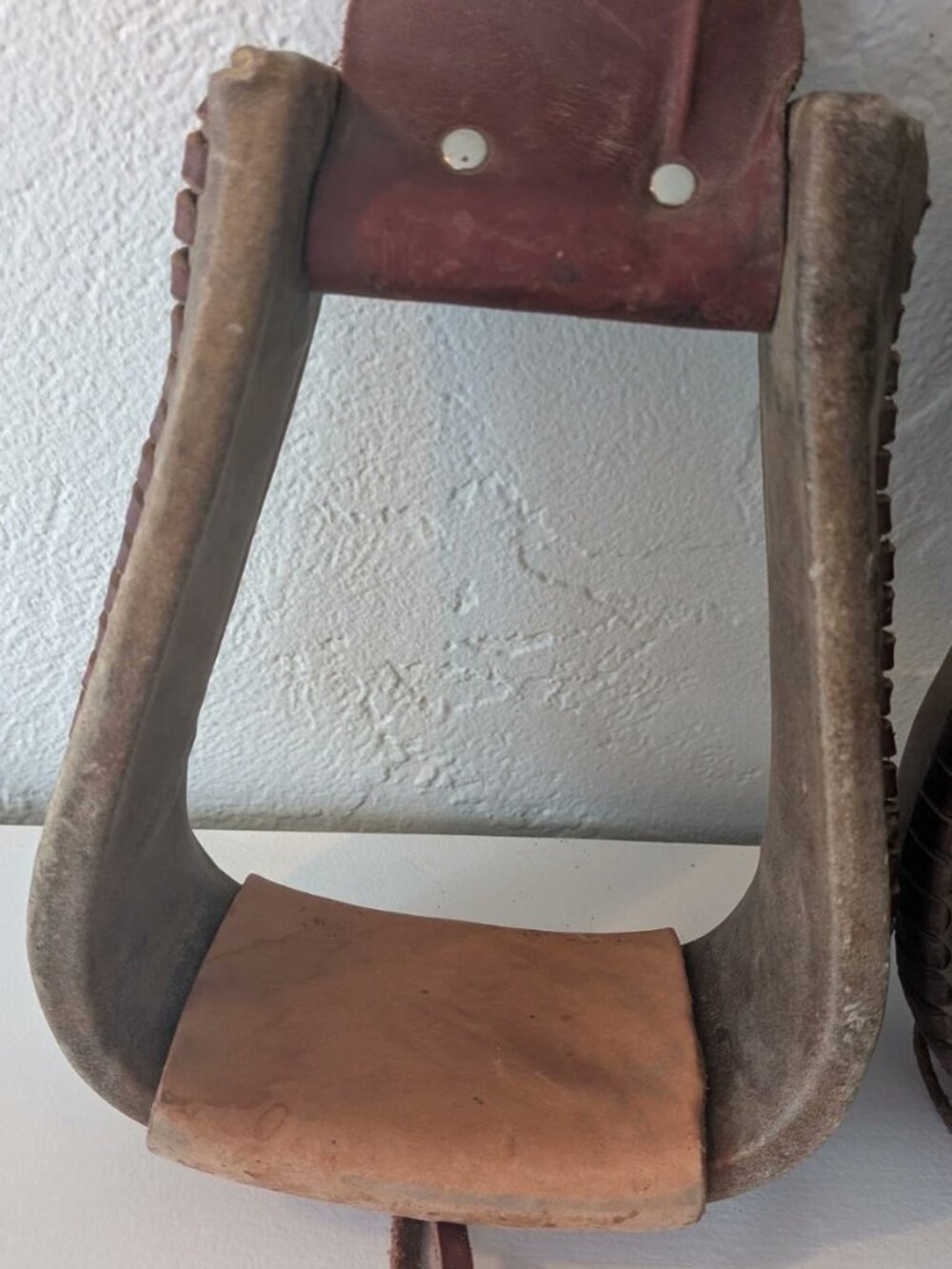 Rawhide Bell Bottom Stirrup 3.5 Tread Used Possibly Vintage - Picture 4 of 6